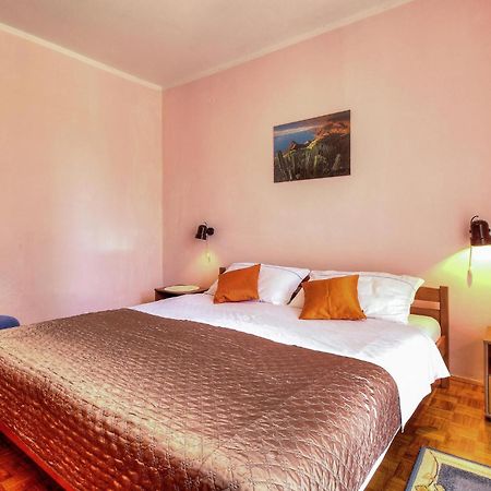 Amazing Apartment In Porec With Wifi Esterno foto