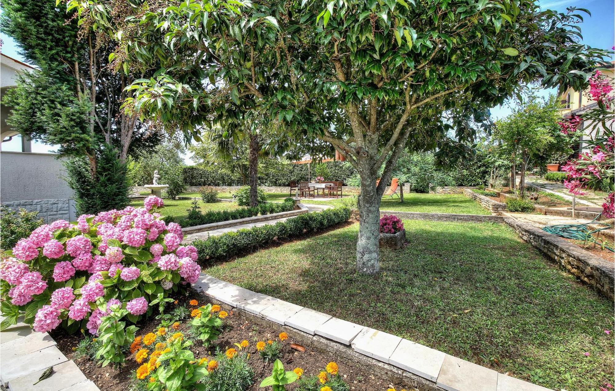 Amazing Apartment In Porec With Wifi Esterno foto