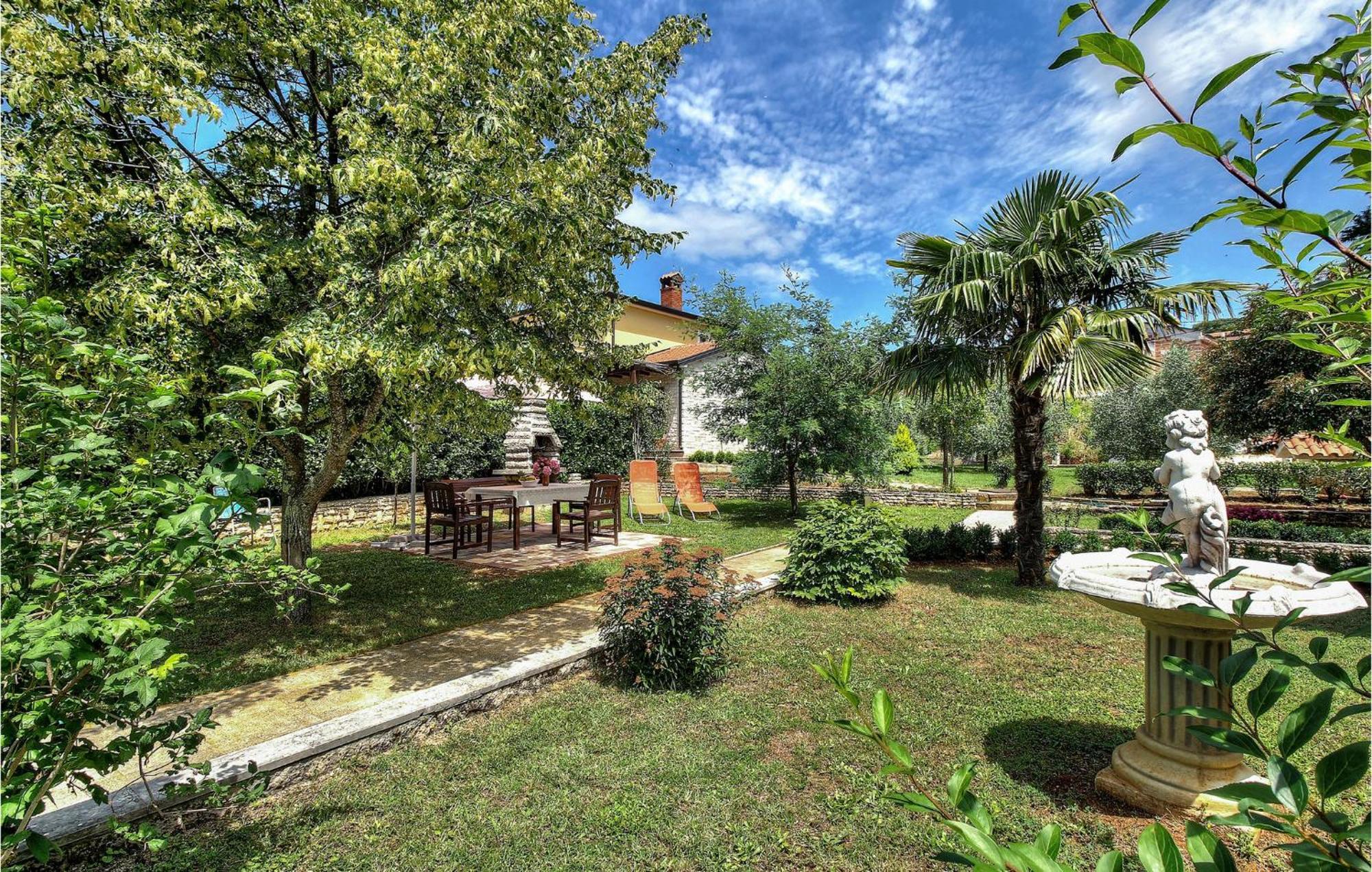 Amazing Apartment In Porec With Wifi Esterno foto